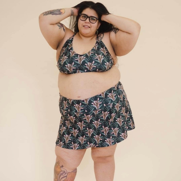 Nettle's Tale swim skirt | Blue Floral | 4X - Picture 4 of 13